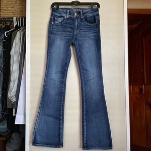 American Eagle Women’s NWOT Jeans. Super Stretch. Kick Boot. Size 2 Regular.